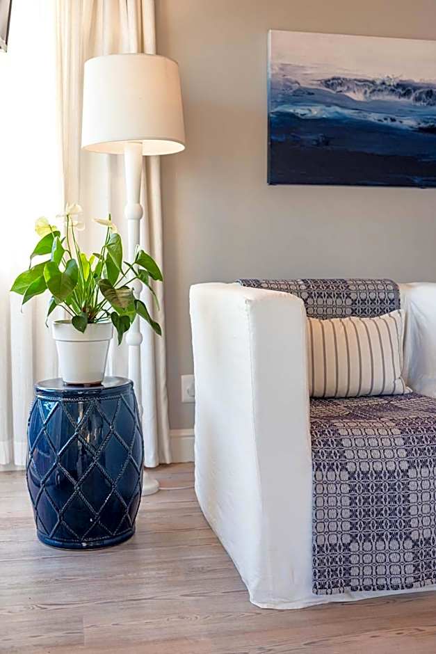 Singing Kettle Beach Lodge