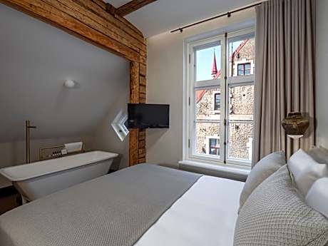 Suite with Sauna and Bath