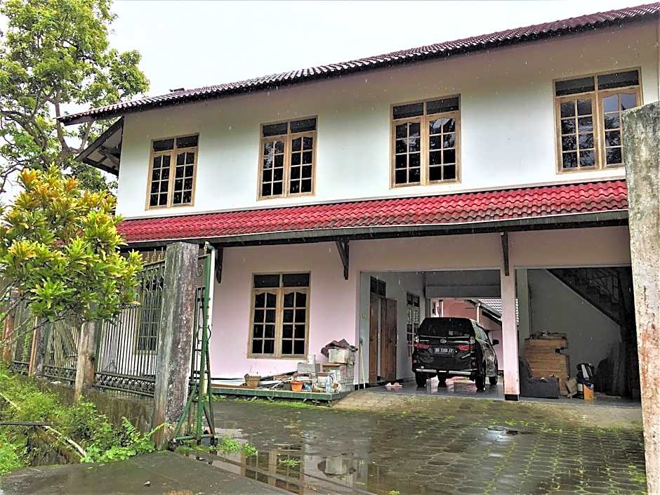 Penginapan Cipto Wening by ZUZU