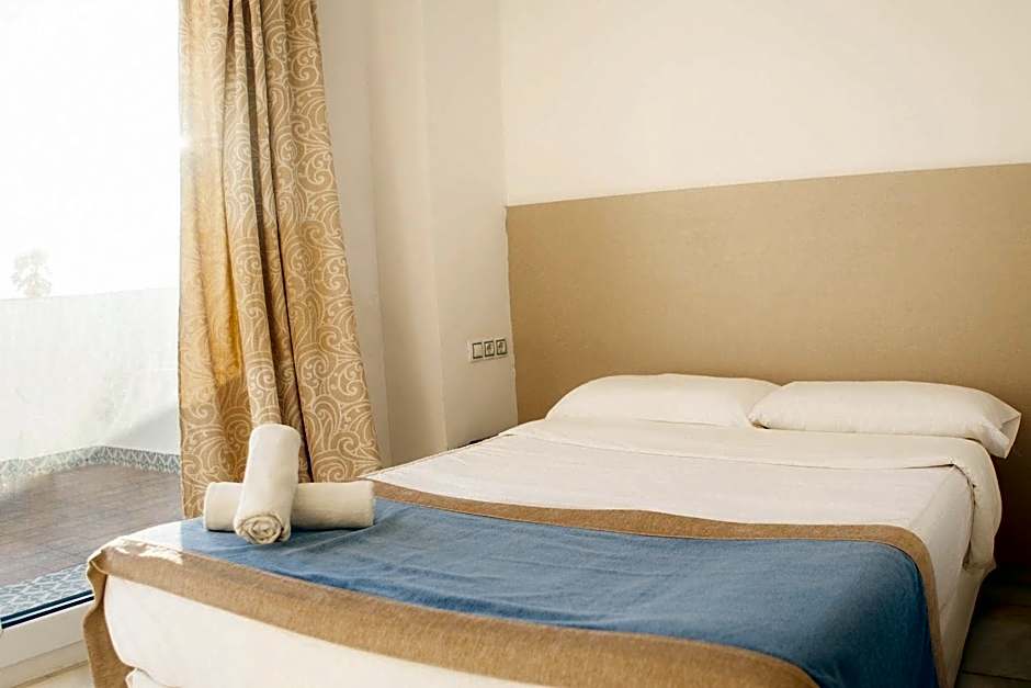 Hotel Playa Conil - Beachfront Studios & Suites