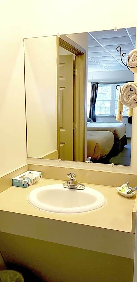 Lodging on the Square