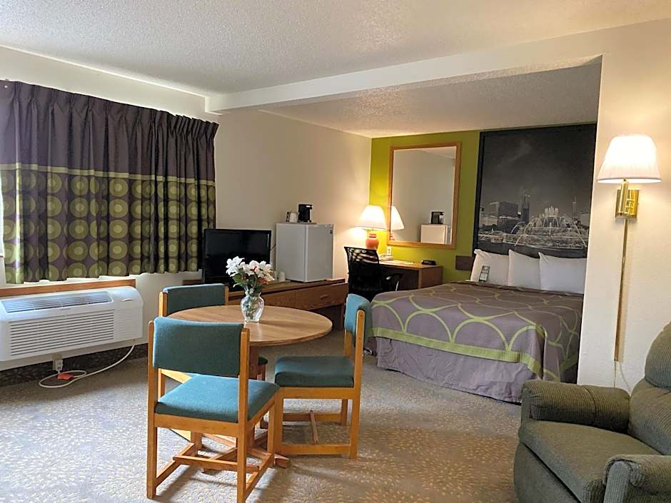 Super 8 by Wyndham Mokena/Frankfort /I-80