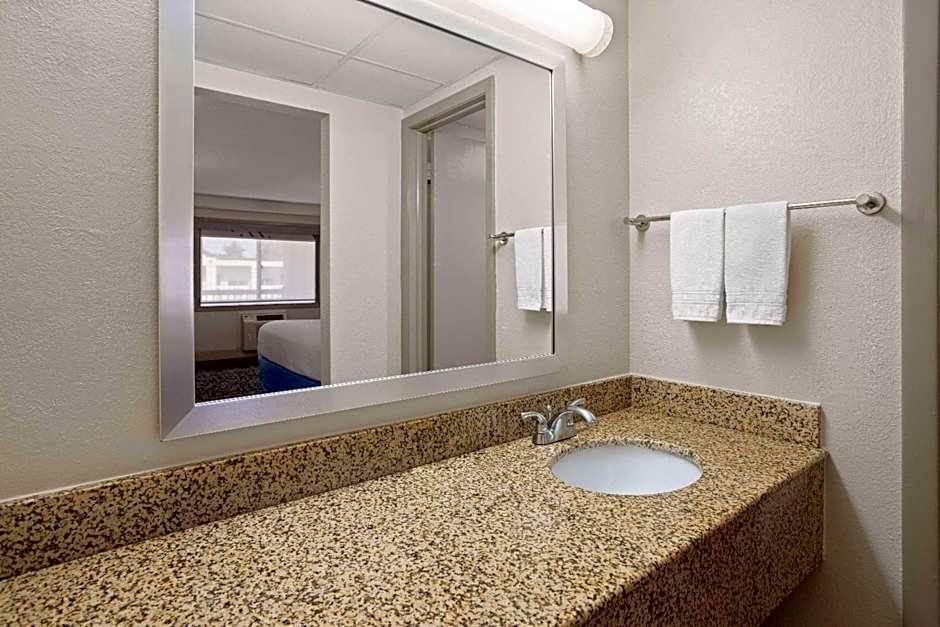 Days Inn by Wyndham Tonawanda/Buffalo