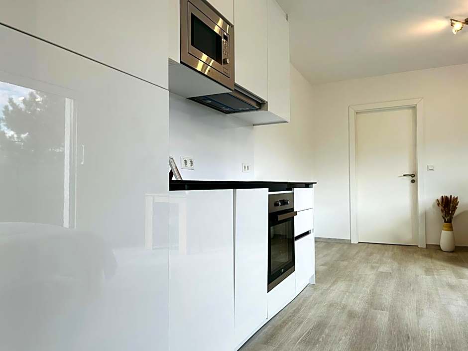 Modern - Free Parking - Balcony