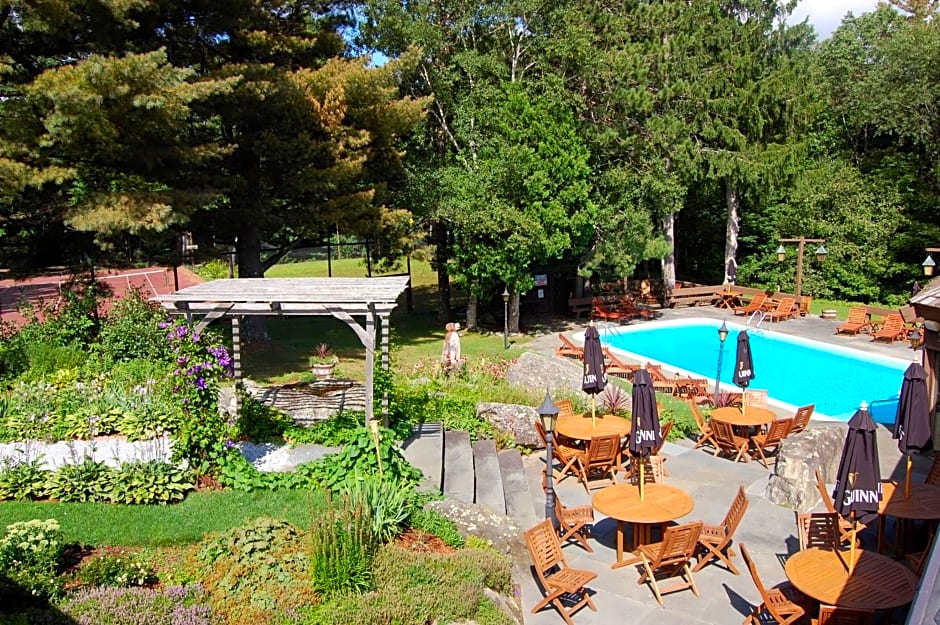 Summit Lodge