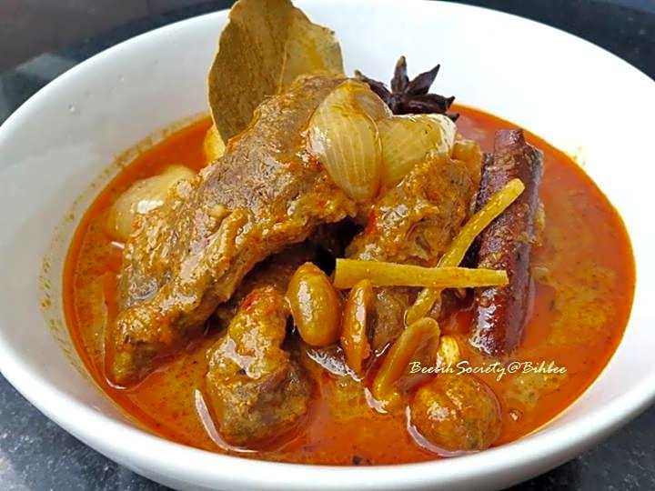 DAYA Beach, Lipe local