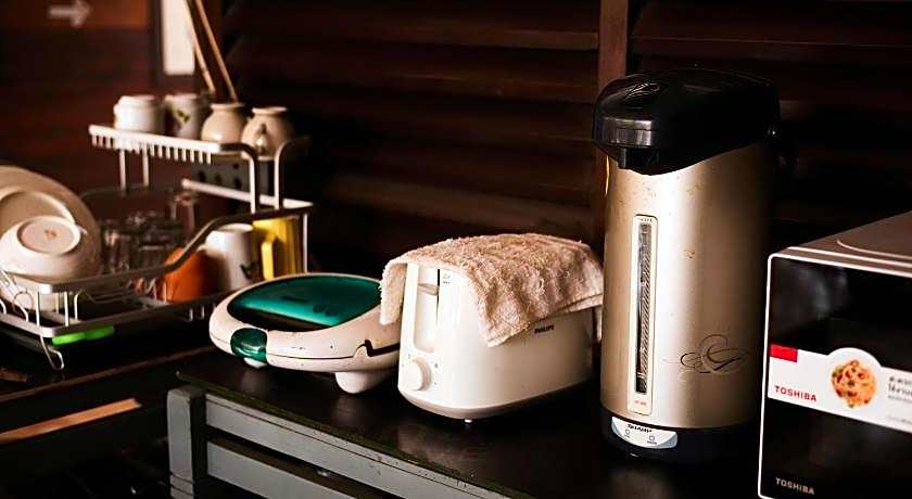 Chommuang Guest House At Ayutthaya.