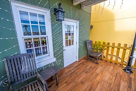 Queen Room with Balcony - Bayfront View