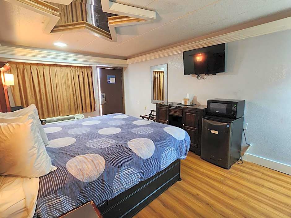 Americas Best Value Inn & Suites Little Rock at Scott Hamilton D