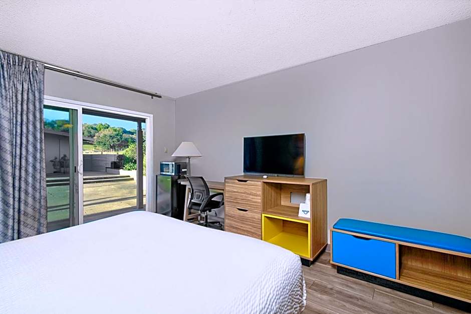 Days Inn by Wyndham Novato/San Francisco