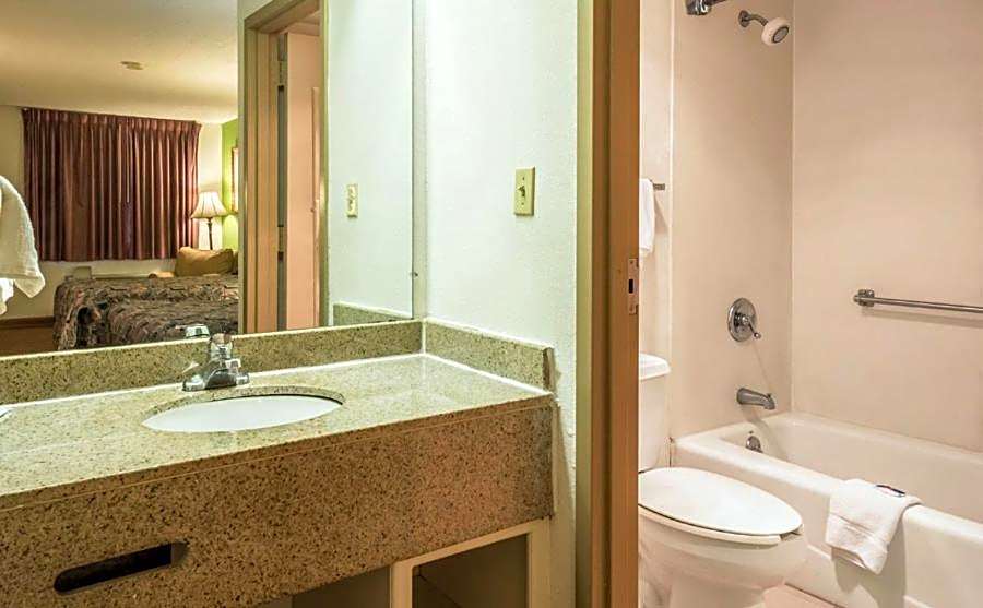 Studios and Suites 4 Less Emporia