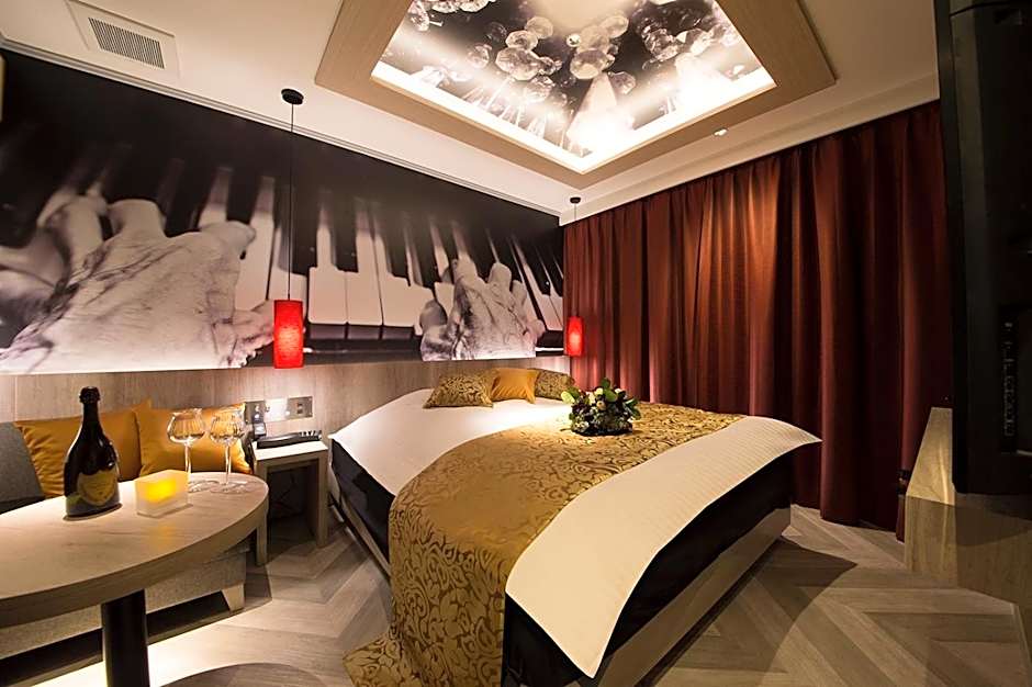 ルトゥール難波 RetourNANBA 男塾ホテルグループ – Osaka, 