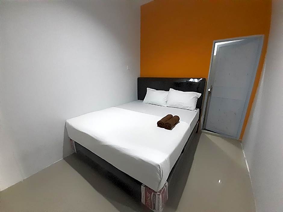 Capital O 93076 Batam Backpacker Guesthouse 2