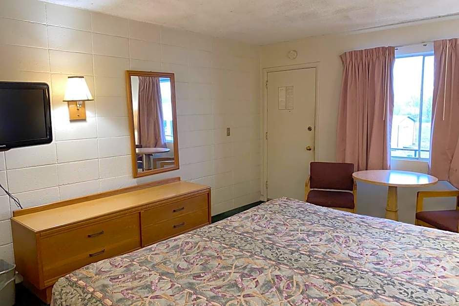 OYO Hotel Mauldin SC South Main Street