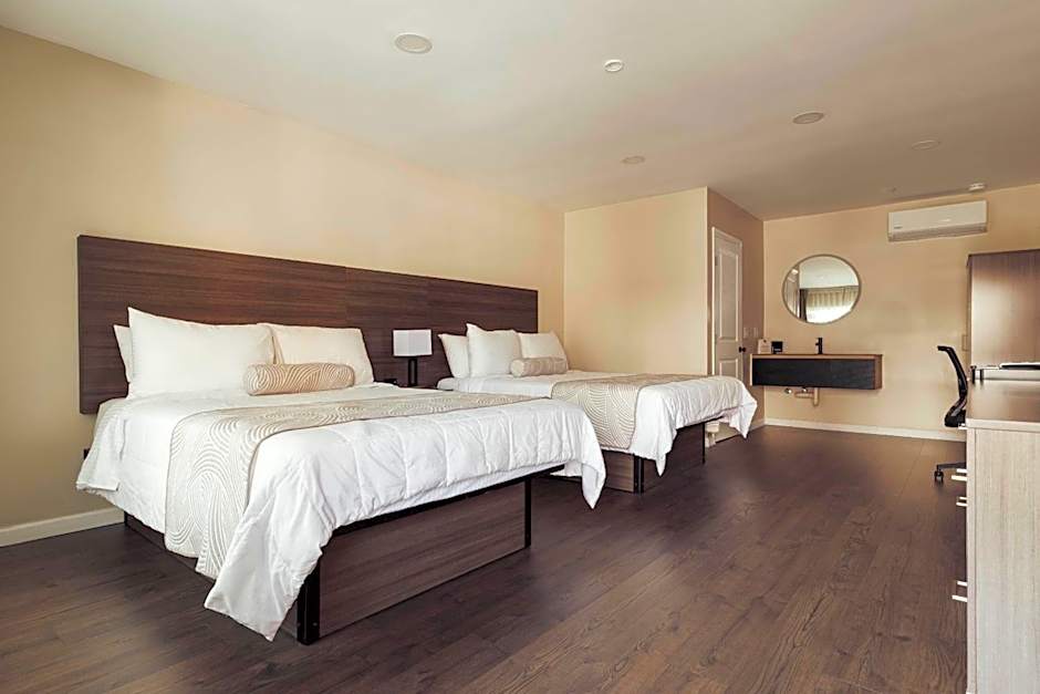 The Dixie Hollywood Hotel