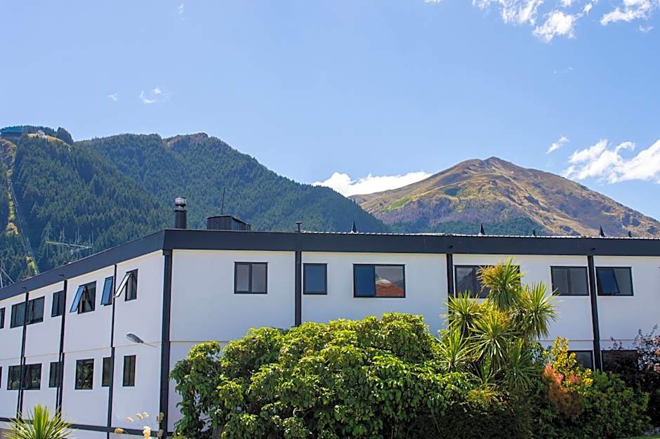 Four Seasons Motel