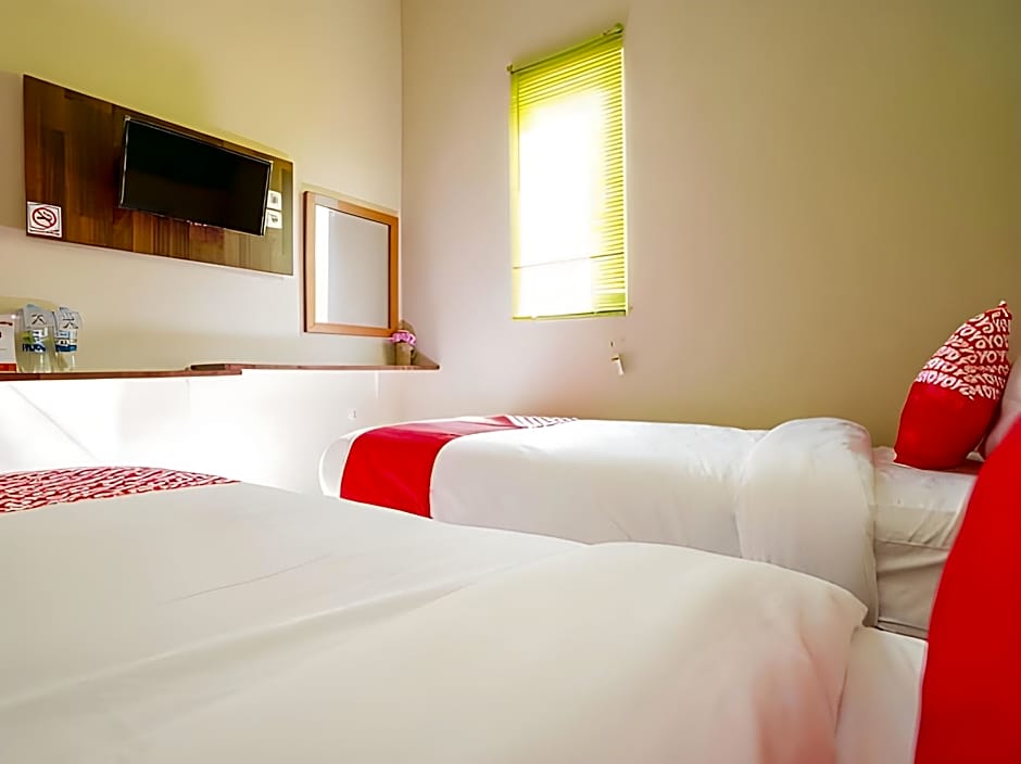 Hotel O Surabaya near Surabaya Town Square formerly Kupang Gunung Residence