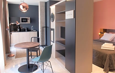 STUDIO APARTMENTS WITH TERRACE