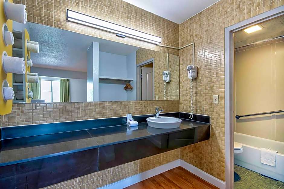 Motel 6-Springfield, OH