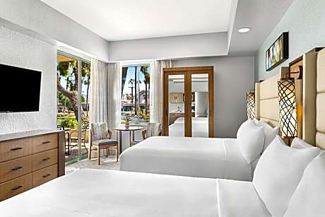 Queen Room with Two Queen Beds and Balcony - Hearing Accessible