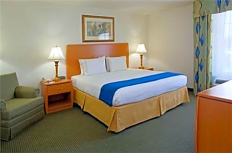 Holiday Inn Express Hotel & Suites Columbus By IHG