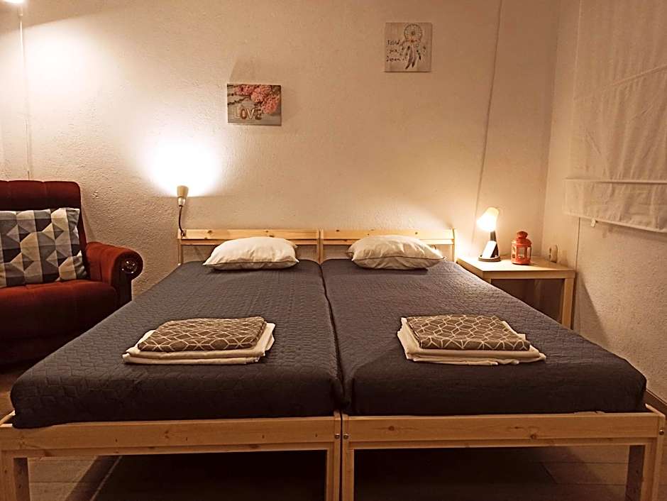 PIJAMA HOUSE - Bike & Bed