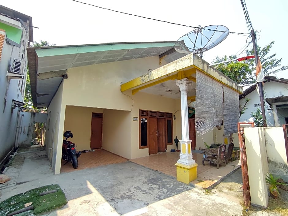 SPOT ON 93016 Griya Kamboja Cijantung 