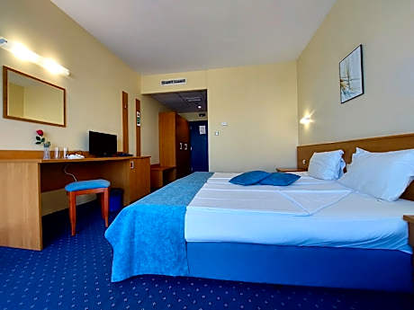 Triple Standard room