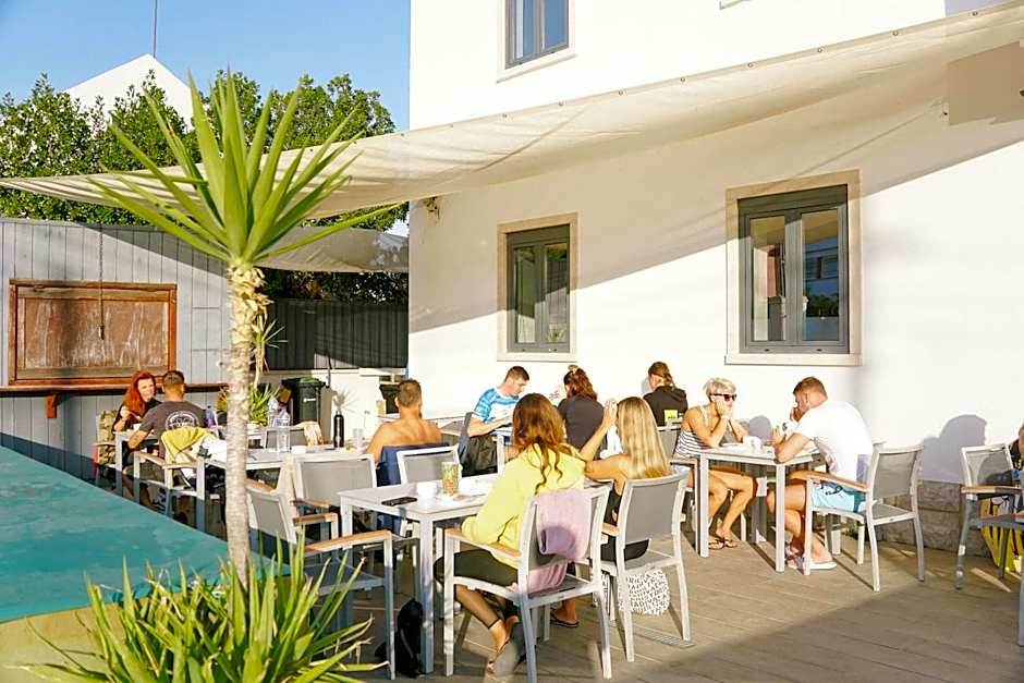 Villa Caparica Hostel