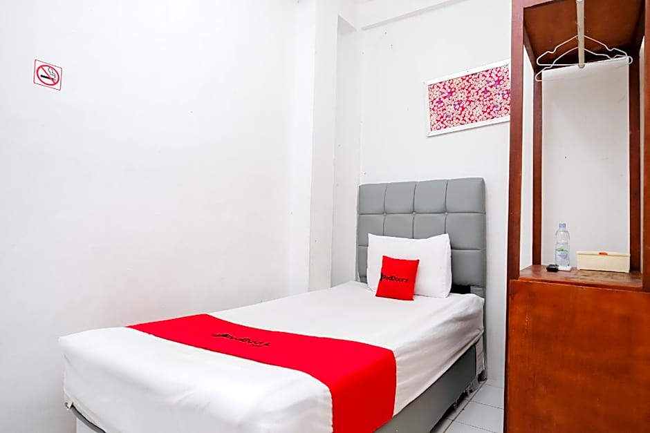 RedDoorz near Lippo Mall Yogyakarta 3