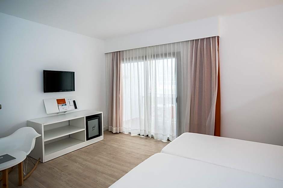 THB Ocean Beach-Adults Only