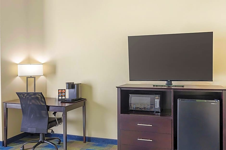 Best Western Plus Pratt