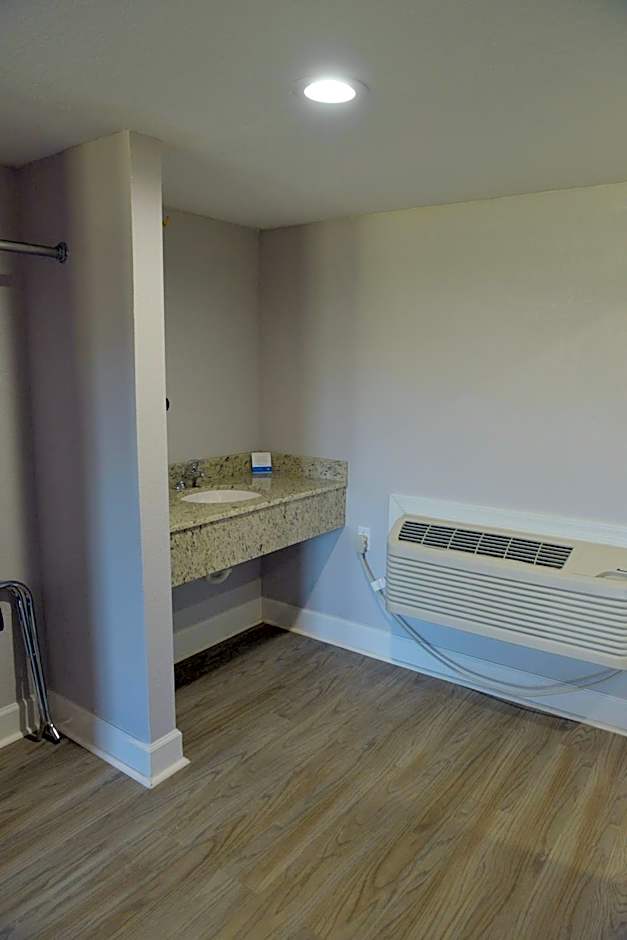 Rodeway Inn & Suites Winter Haven Chain of Lakes