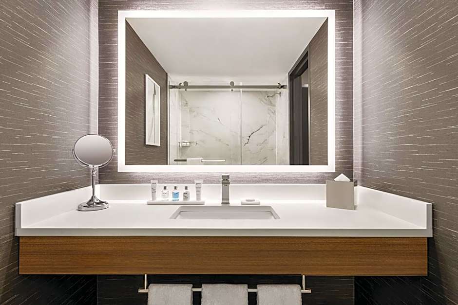 Radisson Blu Vancouver Airport Hotel & Marina