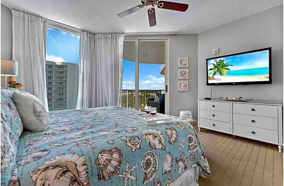 Pink Sunsets at the Palms of Destin Across from Beach, Heated Pool Shuttle & Dining