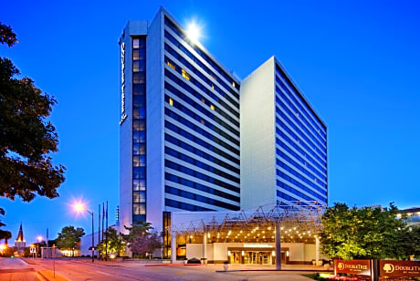 DoubleTree by Hilton Tulsa Downtown