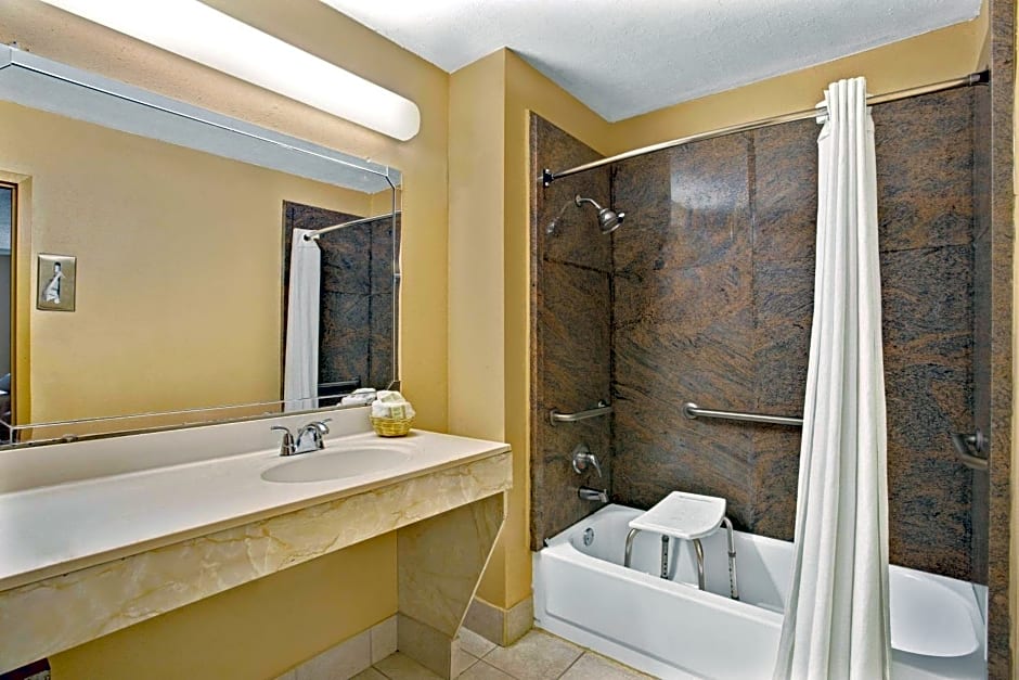 Super 8 by Wyndham Raleigh Downtown South