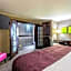 Oasis Hotel & Conv. Center, Ascend Hotel Collection