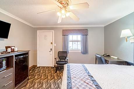 Queen Bed Non-Smoking