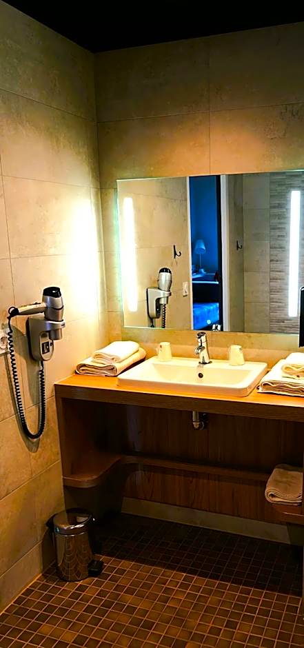 Kyriad Clermont Ferrand Nord - Riom