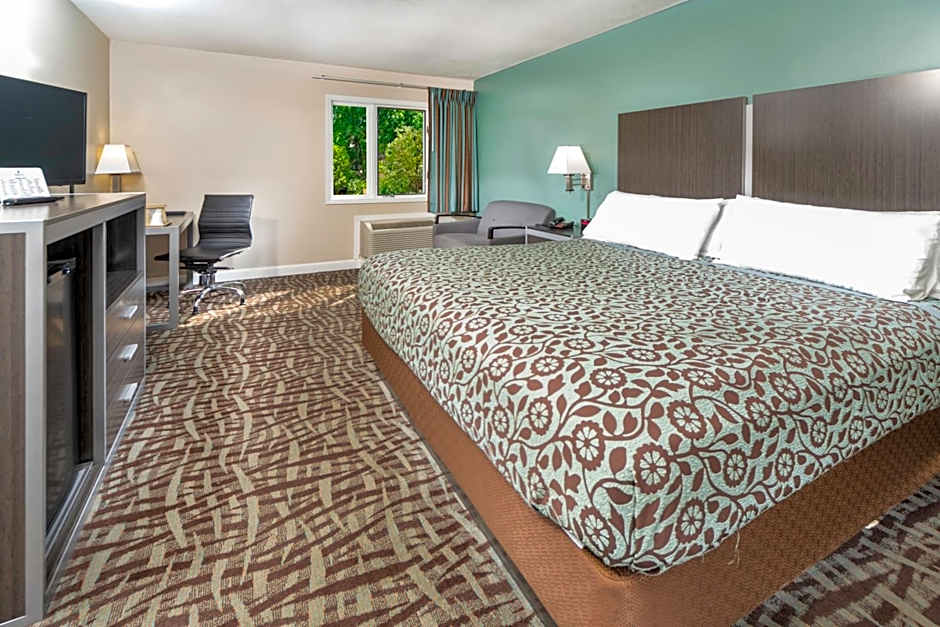 BridgePointe Inn & Suites by BPhotels, Council Bluffs, Omaha Area