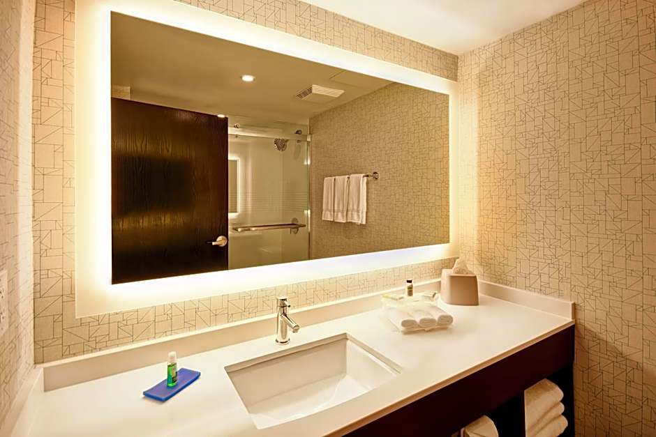 Holiday Inn Express & Suites Allentown-Dorney Park Area By IHG