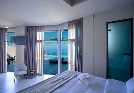 Supreme Suite Panoramic View with Private Heated Pool