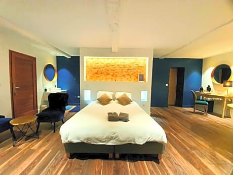 King Room with Pool View