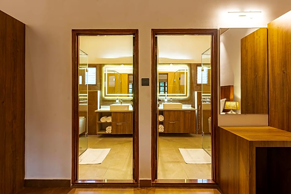 Shanthi Kunnj Riverside Exotica