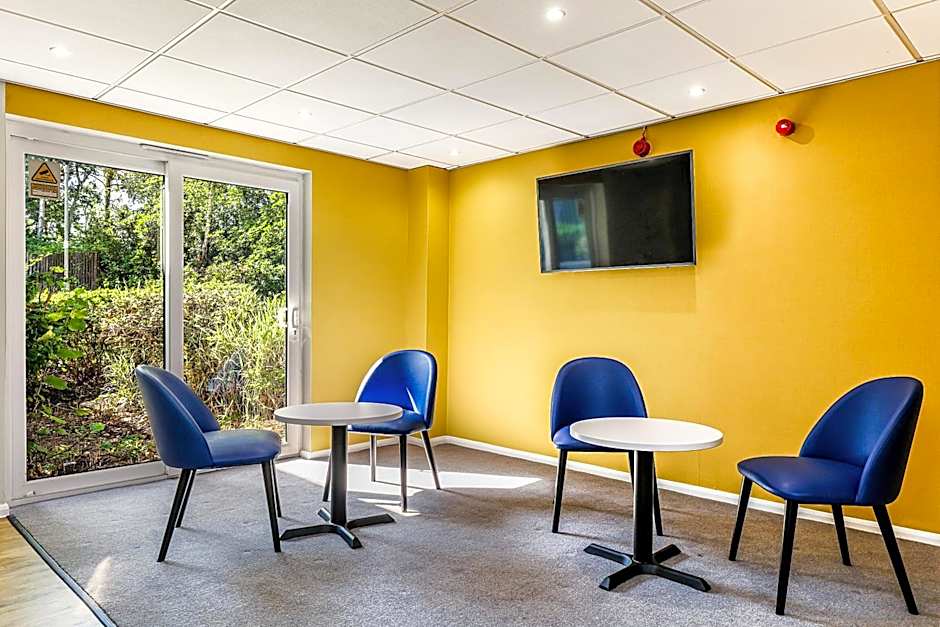 Days Inn by Wyndham Fleet M3