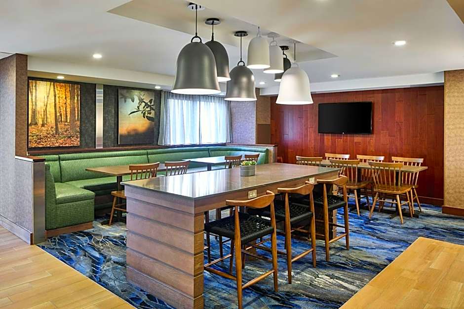 Fairfield Inn and Suites Rochester East