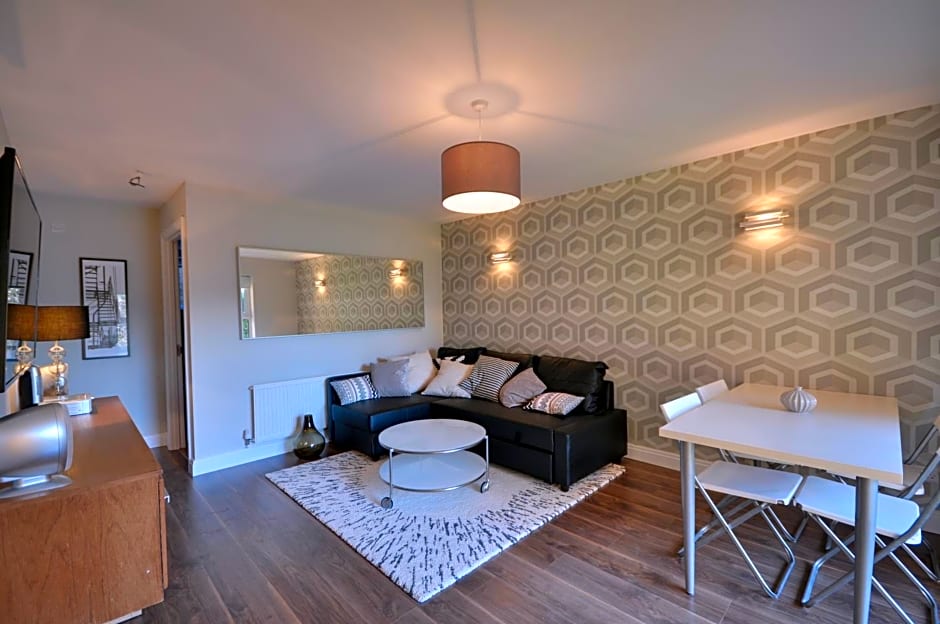 The Garden Apartment, Near Airport & City