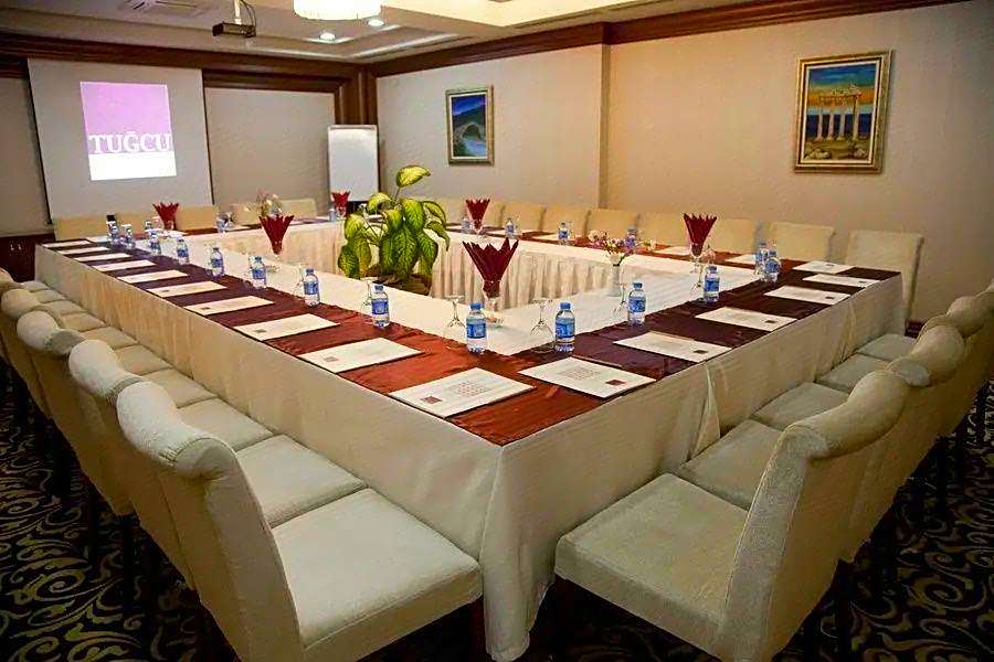 Tugcu Hotel Select