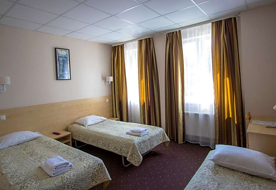 Hotel BEST with FREE PARKING